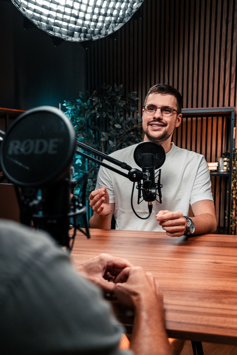Podcast forgatás a Nova stúdióban